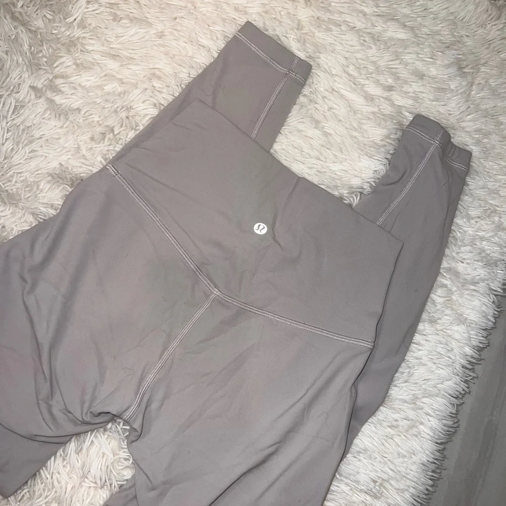 lululemon athletica Gray Leggings - Picture 4 of 5